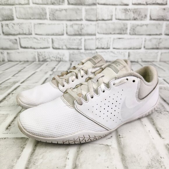 Nike Cheer Sideline IV Women Sz 7 White Casual Shoes Low Top Sneaker 943790-100 - Picture 3 of 10
